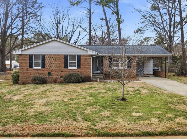 3705 Arrowwood Dr, Raleigh, NC 27604