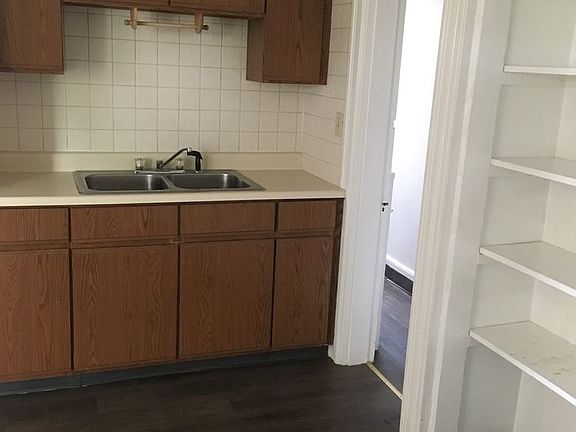 4th image of 507 Montgomery St Fl 2F
