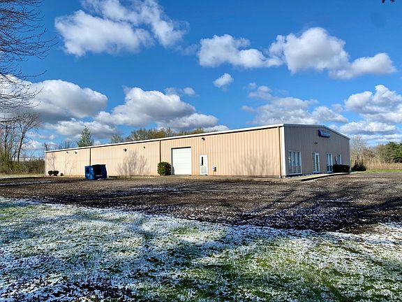 2nd image of 11801 Mahoning Ave