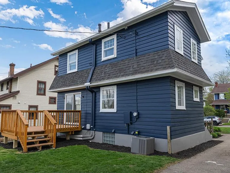 9 Wiltshire Blvd — Photo 15