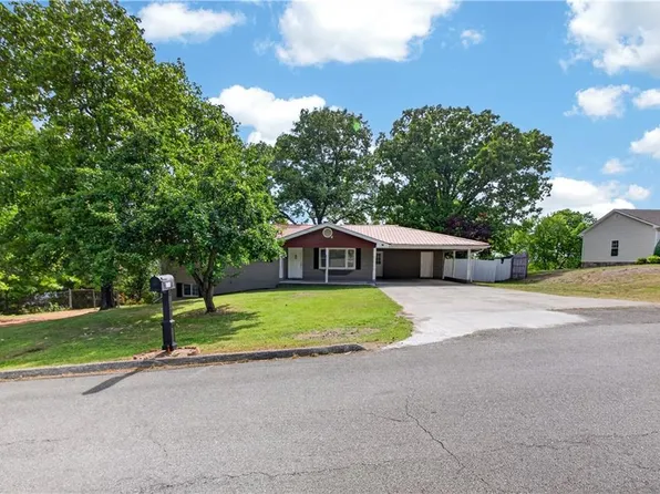 1780 N Boyd Dr, Rocky Face, GA 30740