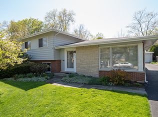 1218 Kenton Rd, Deerfield, IL 60015