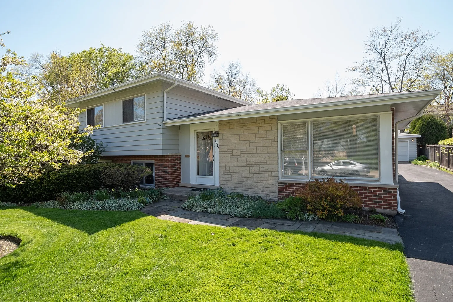 1218 Kenton Rd photo 1