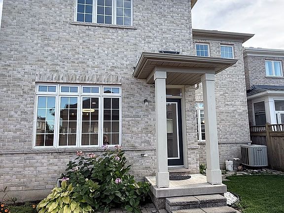 3rd image of 39 Oakmoor Ln