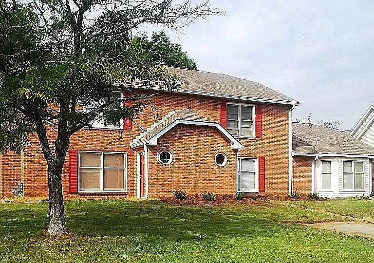 2146 Country Walk Way SE #B — Photo 1