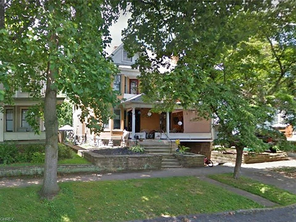 1st image of 211 Wooster St