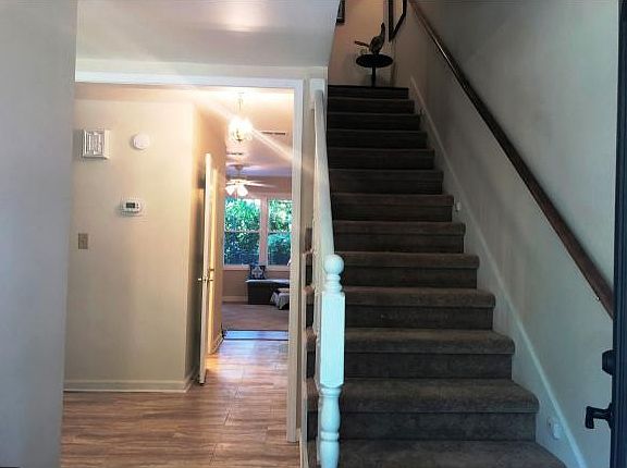 5th image of 2203 Greenbriar Cir