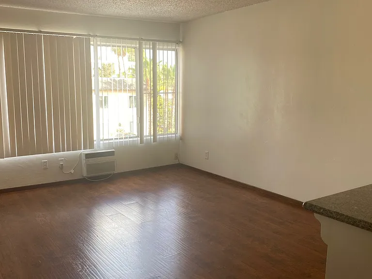 4541-43 Glacier Ave #35 — Photo 7