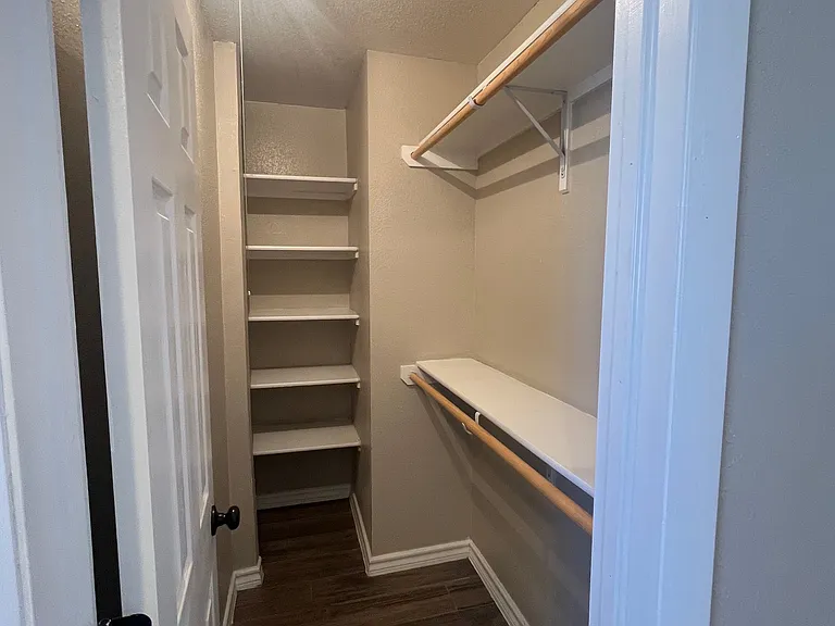 3236 Frankfort Ave #3 — Photo 6