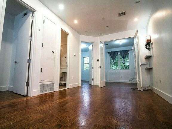4th image of 1074 Bergen St #3F