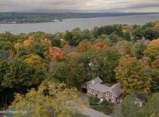 19 Russell Ave, Rhinebeck, NY 12572