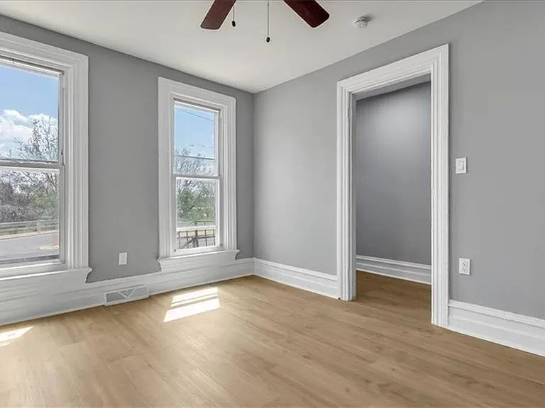 841 Jackson St — Photo 6