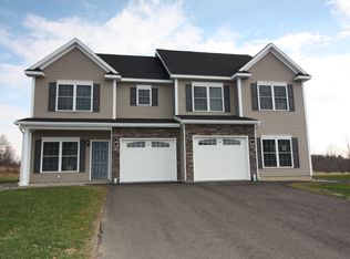 48 Reutter Dr, Selkirk, NY 12158