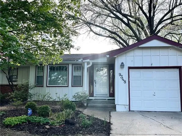9348 Hardy Dr, Overland Park, KS 66212