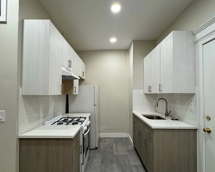 86 Pulaski St #11 — Photo 1