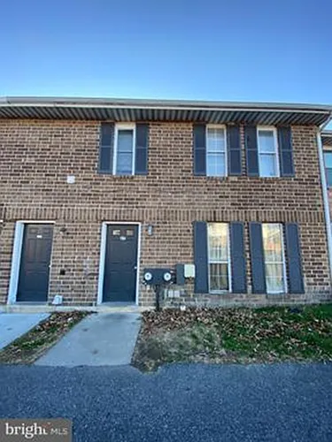 27 Revelle St #B Photo 1