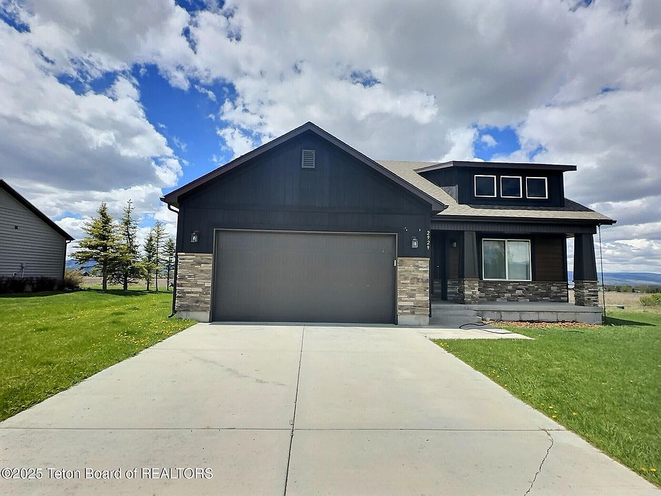 1st image of 2929 Iron Wood Dr