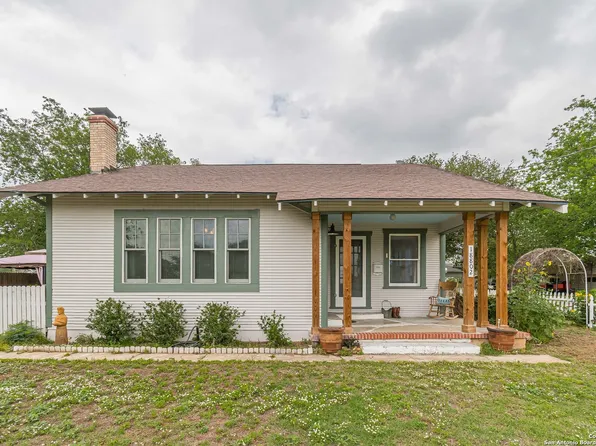 18802 N Prairie St, Lytle, TX 78052