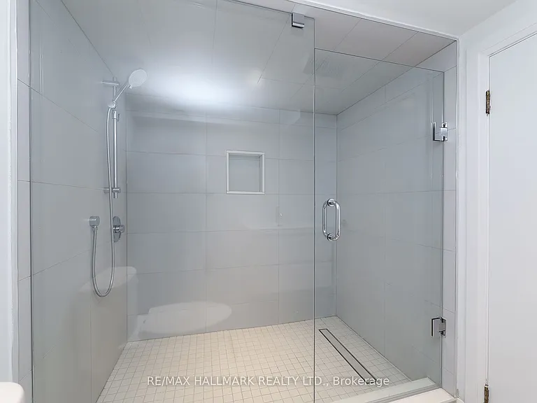 38 Halton St — Photo 15