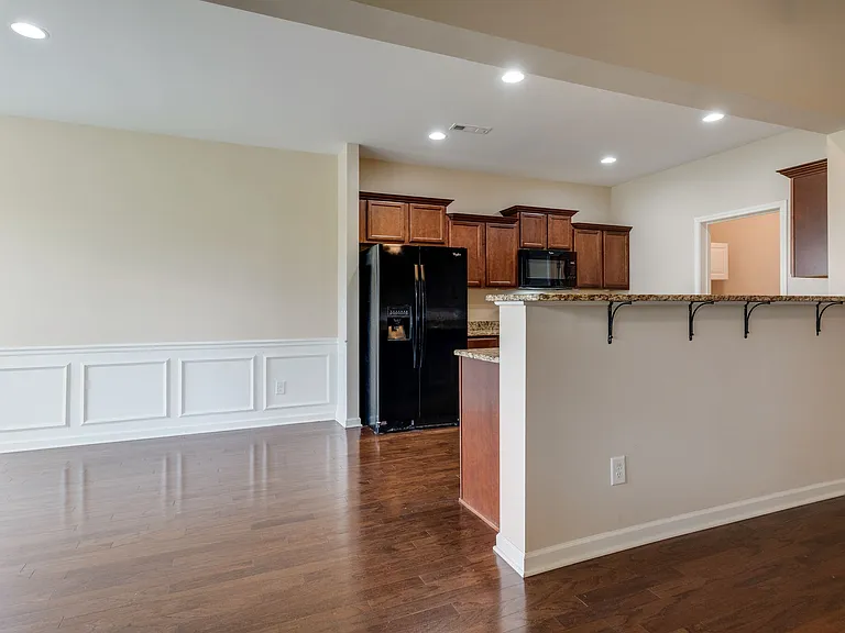 1021 Lindyn Lee Way — Photo 8