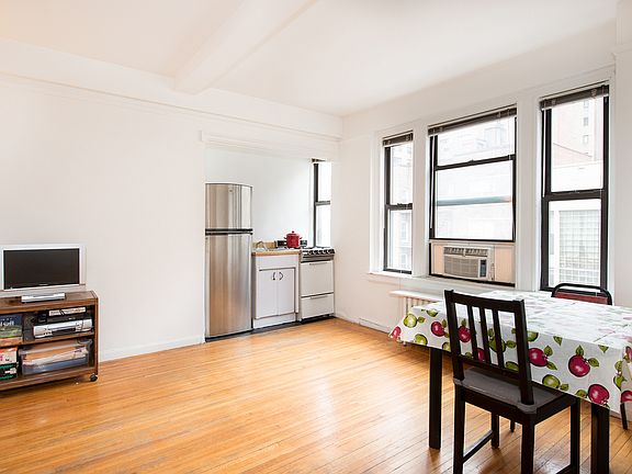 3rd image of 339 E 58th St #6BB