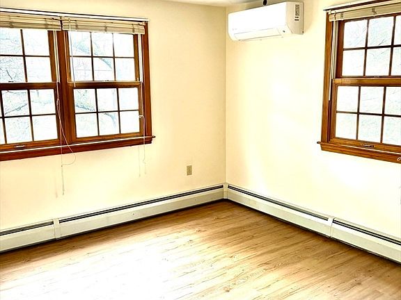 5th image of 11 Tyng Rd #2