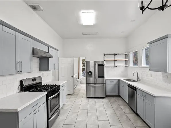 1119 W Oak St, Stockton, CA 95203