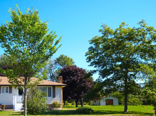 304 Astral Dr, Cole Harbour, NS B2V 1B8