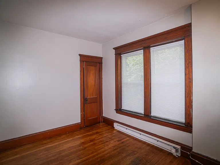 243-245 Sargeant St #2R — Photo 10