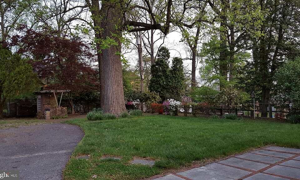2nd image of 3706 Buckingham Rd