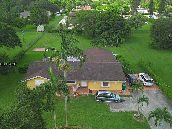 2nd image of 13450 SW 26th St