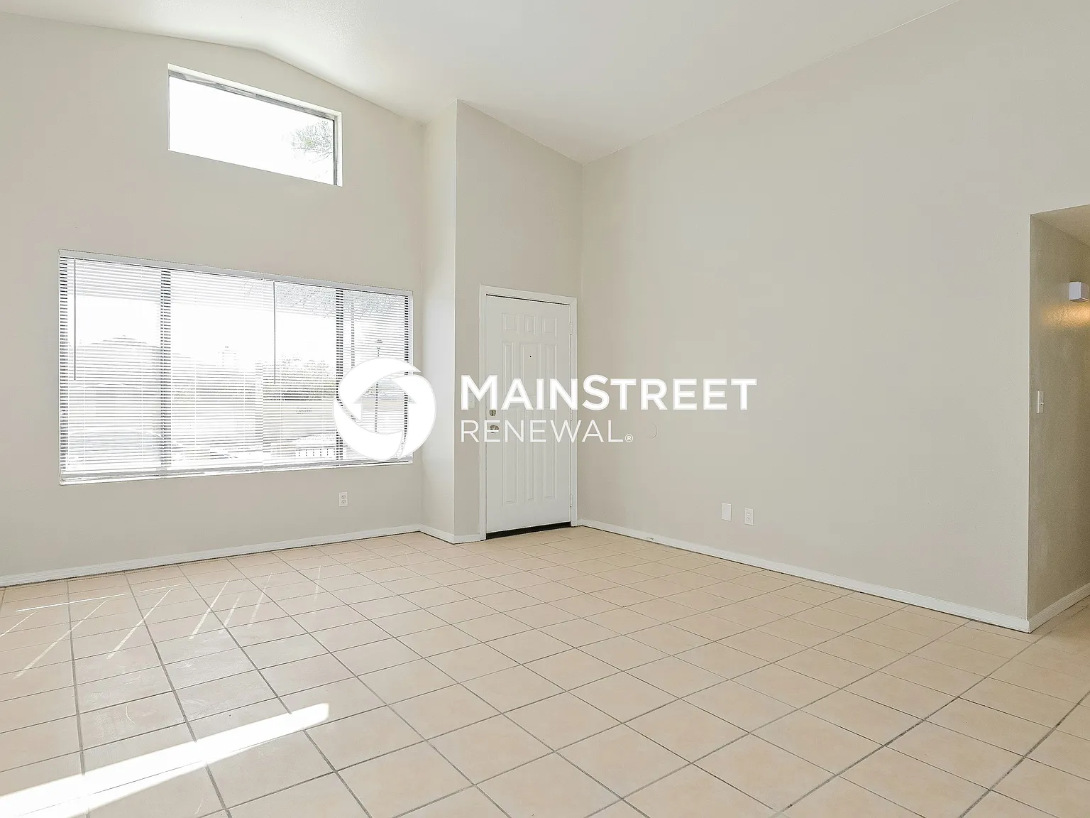 1880 W Mountain Oak Ln — Photo 2