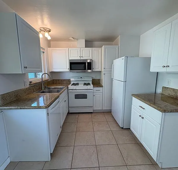 24257 Santa Clara Ave #5 — Photo 4