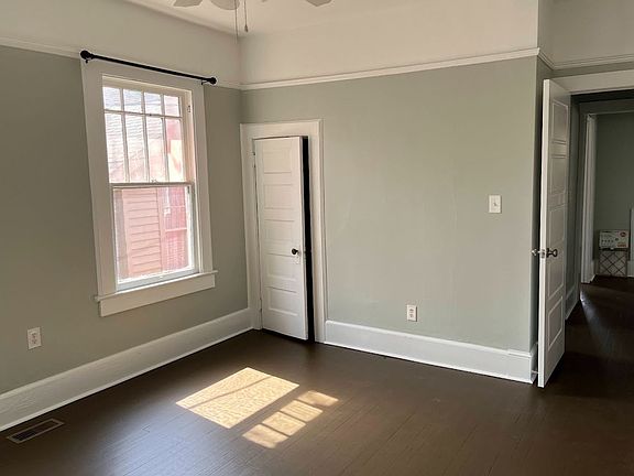 4th image of 906 Queen St