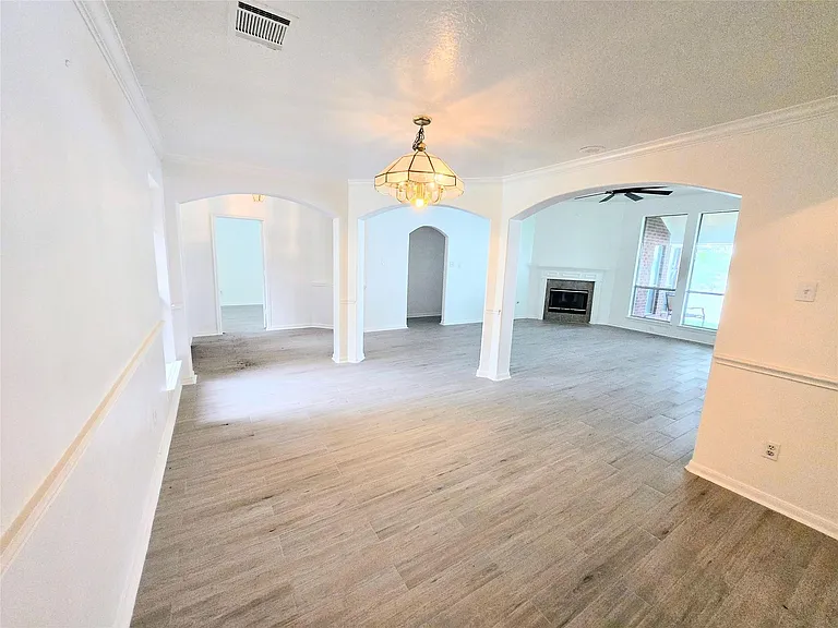 4018 Crystal Lake Cir N — Photo 9