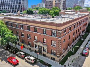 821 W Montrose, Chicago, IL 60613