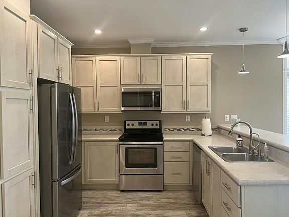 2nd image of 4060 Madre Dr #198