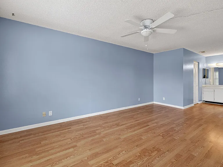 707 Stonewood Ct #19C — Photo 12