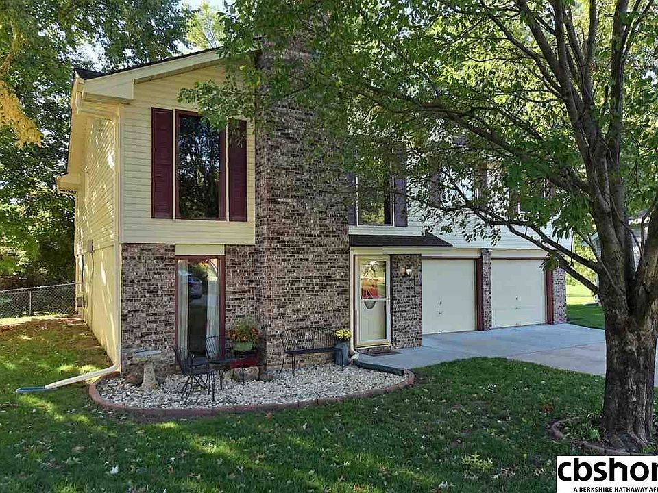 1st image of 5613 N 116th Avenue Cir