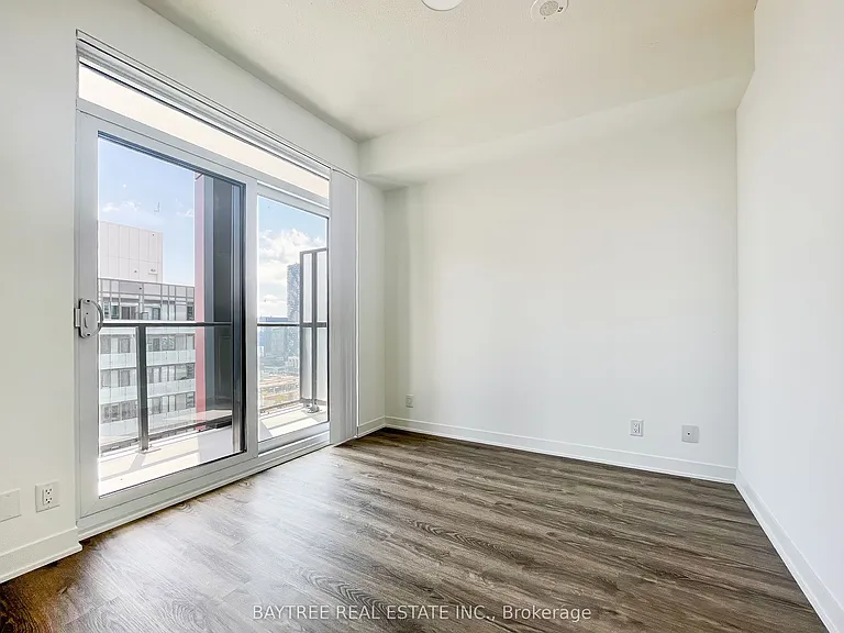 180 Front St E #3506 — Photo 8