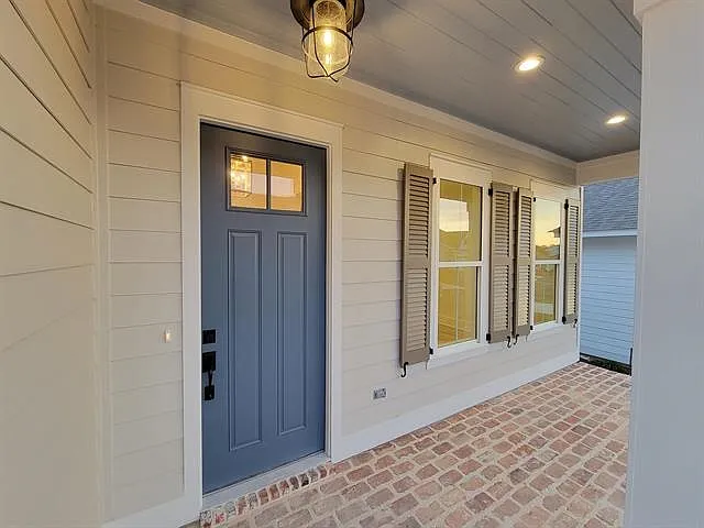 3 bed, 2.0 bath, 1964 sqft, $3,500 — Photo 2