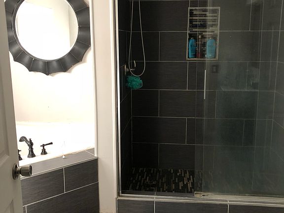 2nd image of 105 Valley View Dr