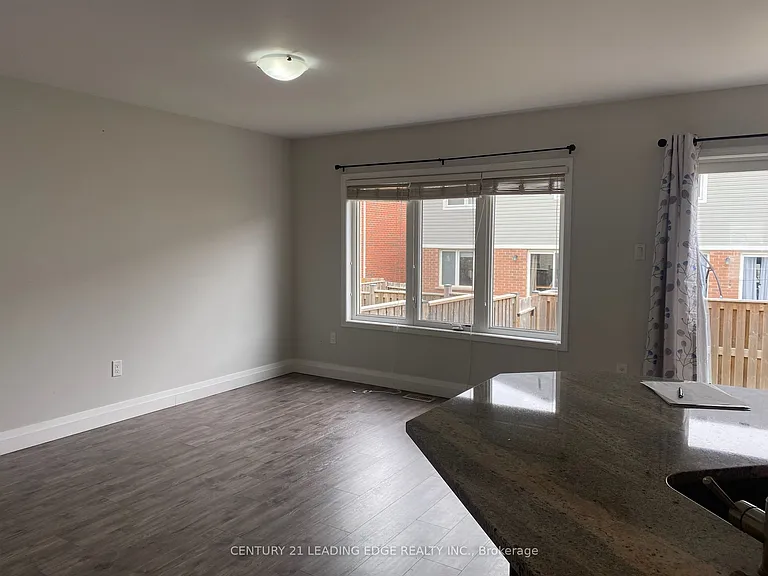 33 Glenvista Dr — Photo 17