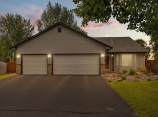 9218 Jeffery Bay S, Cottage Grove, MN 55016