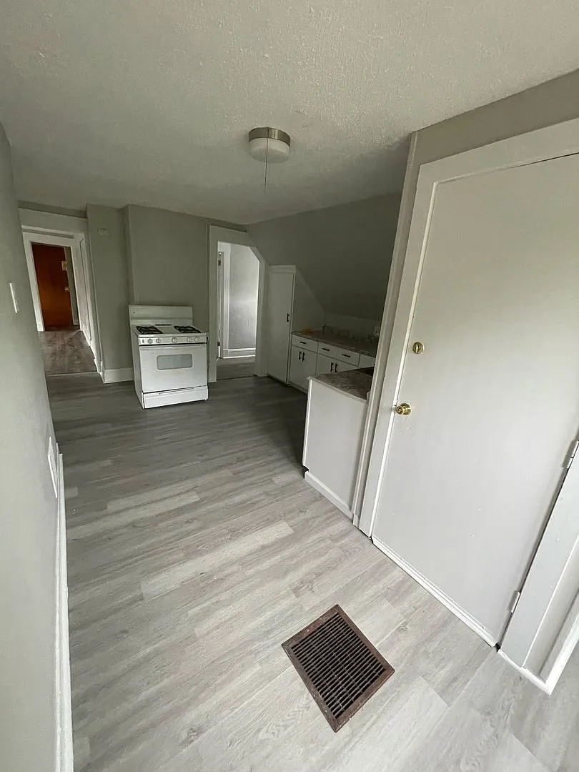 12 Harding — Photo 3