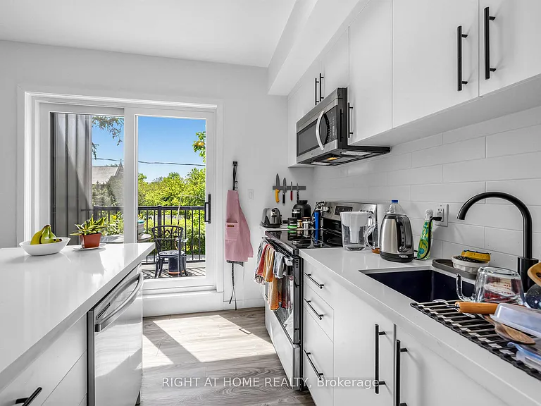 148 Glenlake Ave #8 — Photo 10