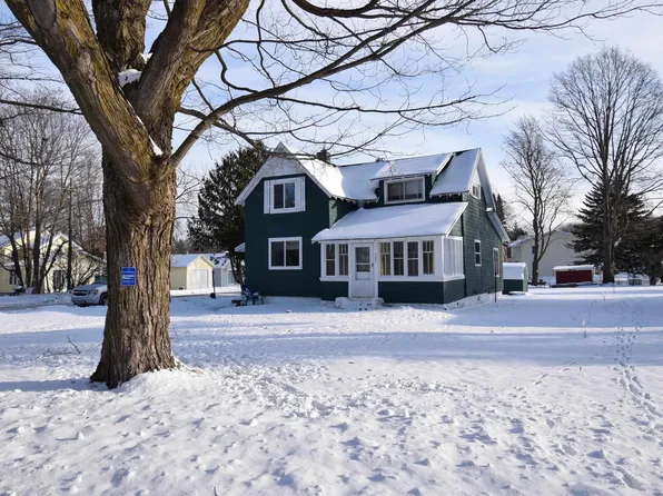 200 Sheridan St, Charlevoix, MI 49720