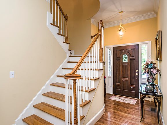 4th image of 14 Creswell Ct