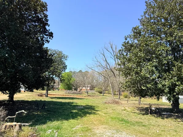 Temple Ave, Fayette, AL 35555