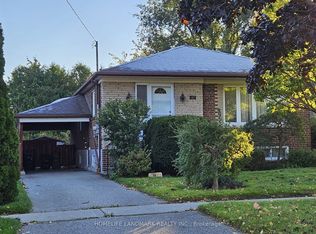147 Fitzgibbon Ave, Toronto, ON M1K 4A6
